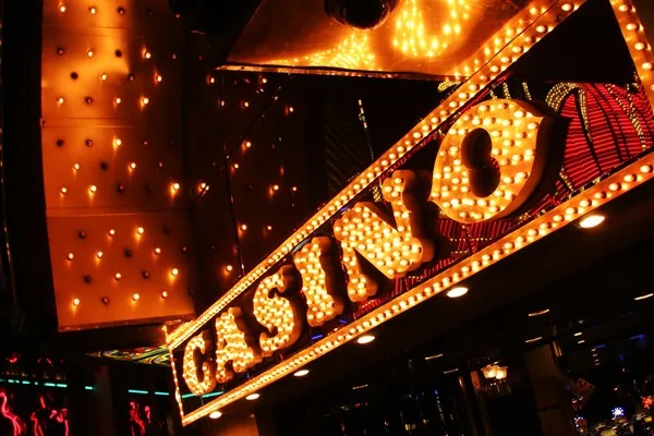 Classic live card tables layout on desktop browser
